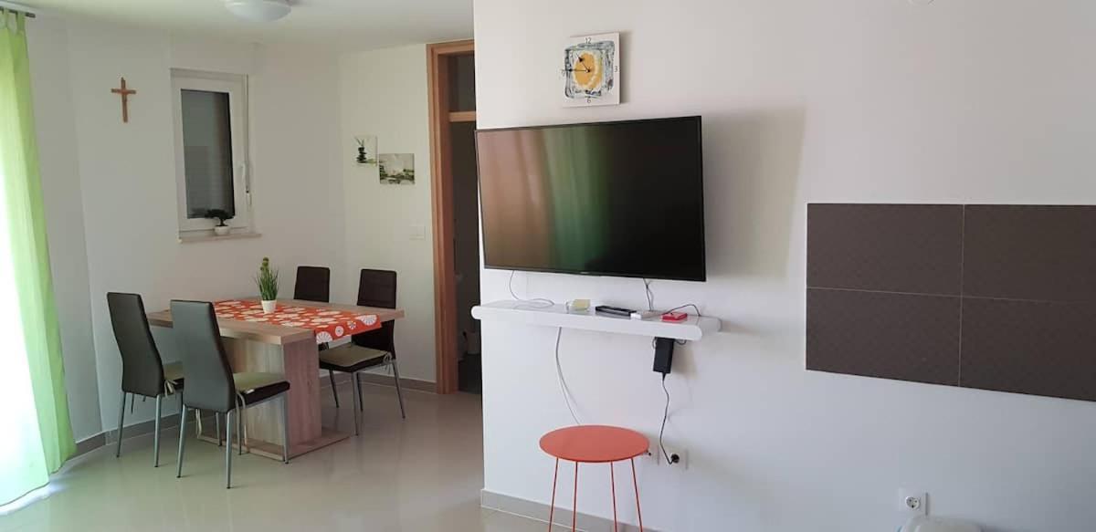 Abc Apartmani Врси Екстериор снимка